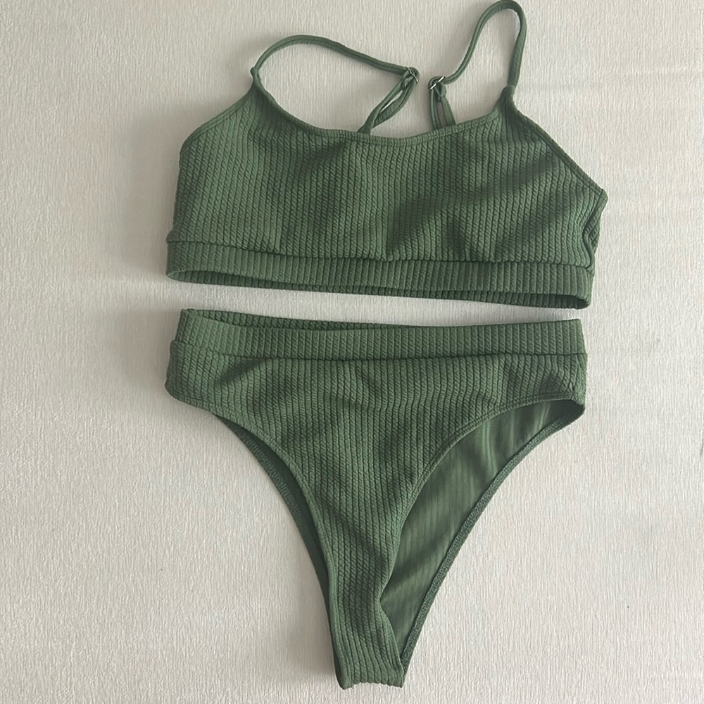 Green bikini size medium, NWOT